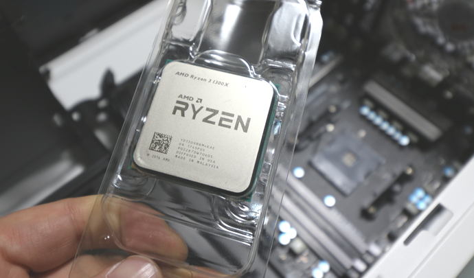 Ryzen3をマザーボードへ設置